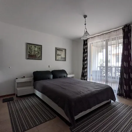 апартамент Sea View к-г градина Lejlighed Chernomorets